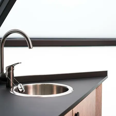 Golden Crown - Levin Iglut Levi