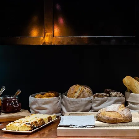 Golden Crown - Levin Iglut *